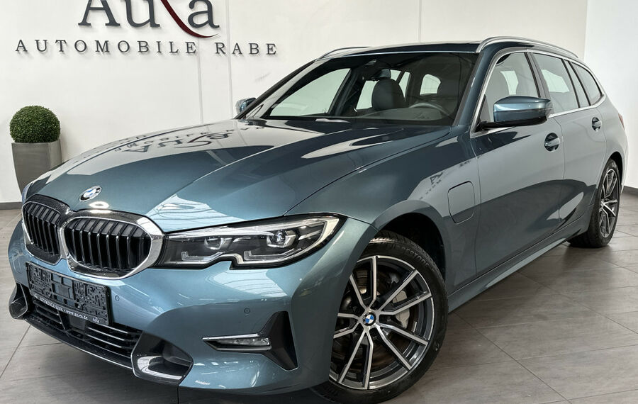 BMW 330e Touring xDrive Sport Line NAV+LED+PANO+AHK