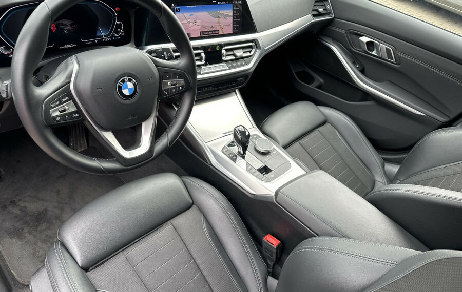 BMW 330e Touring Sport-Line NAV+LED+AHK+KAMERA+HIFI