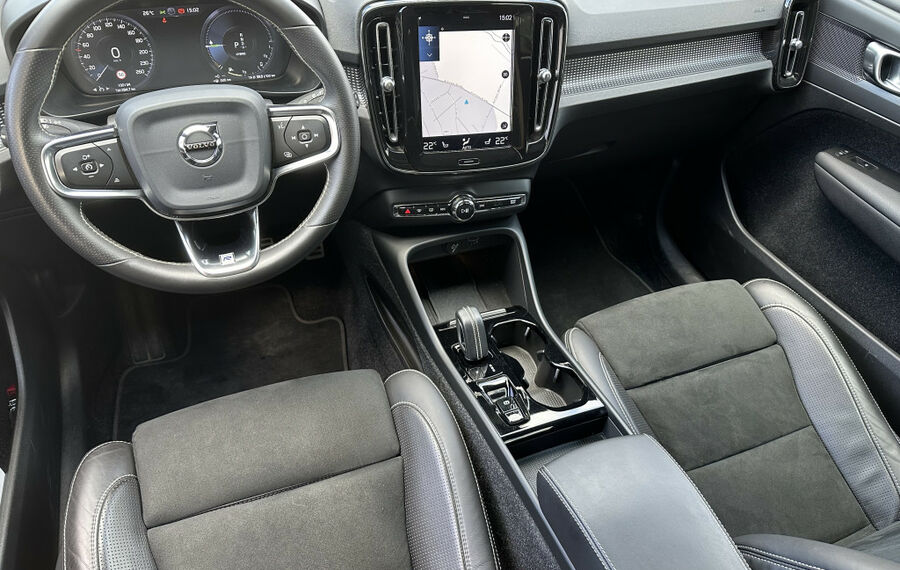 Volvo XC40 T5 Recharge R Design NAV+LED+AHK+21ZO+PANO