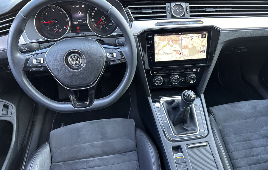 VW Passat Variant 2.0 TDI Highline NAV+LED+ACC+17ZO