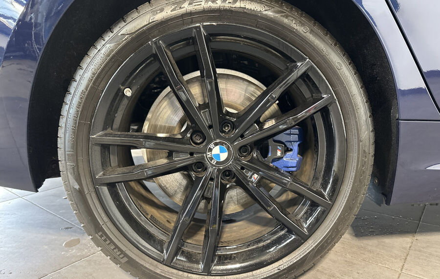 BMW 330e M-Sport NAV+LASER+HEAD-UP+19ZOLL+H&K+DAB+PP