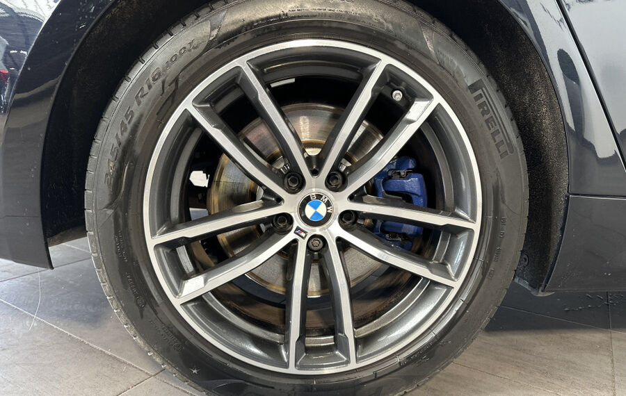 BMW 530e Touring xDrive M-Sport NAV+LASER+AHK+PANORAMA