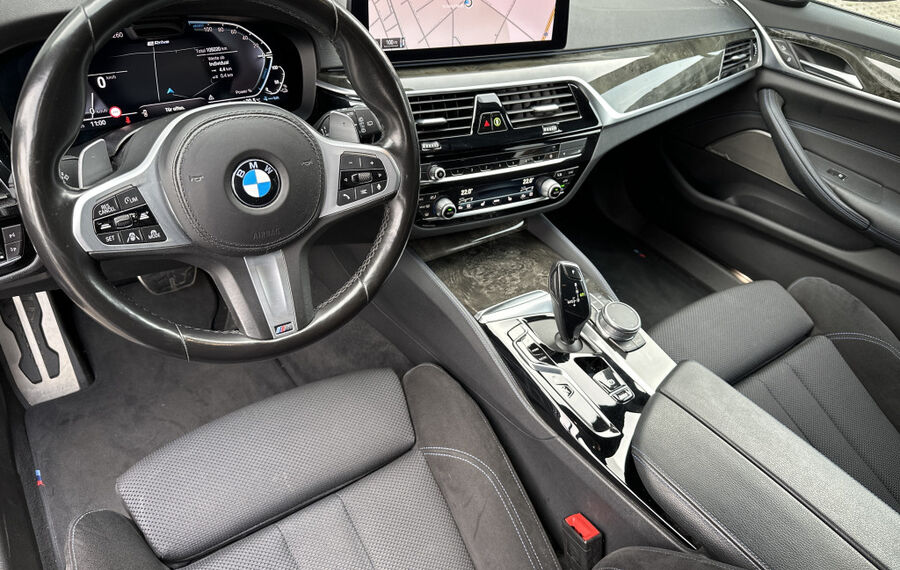 BMW 530e Touring xDrive M-Sport NAV+LED+AHK+ACC+H&K