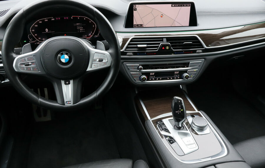 BMW 730d xDrive M-Sport NAV+LASER+GLASDACH+HEAD-UP