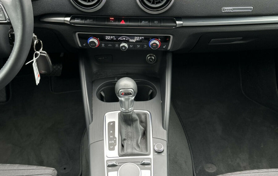 Audi A3 SpB 35 TDI Aut. S-Line NAV+LED+VCOCKPIT+SHZ