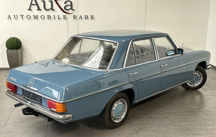 Mercedes-Benz 230 .6 W114 Automatik AHK+SCHIEBEDACH+SERVO+VOLLEDER