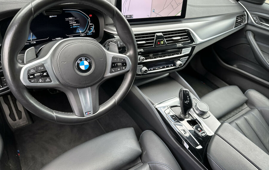 BMW 530e Touring xDrive M-Sport NAV+LASER+AHK+PANORAMA