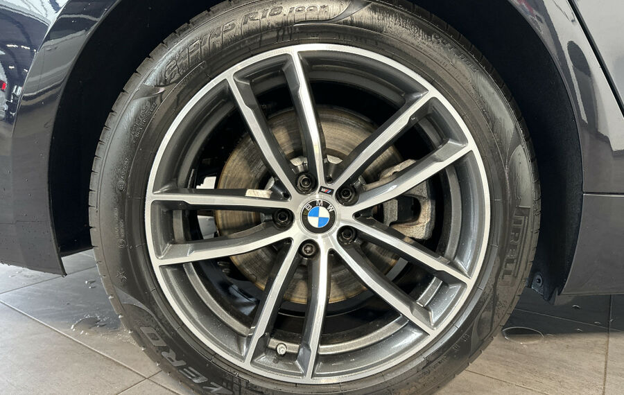 BMW 530d Touring xDrive M-Sport NAV+LASER+HEADUP+KAM