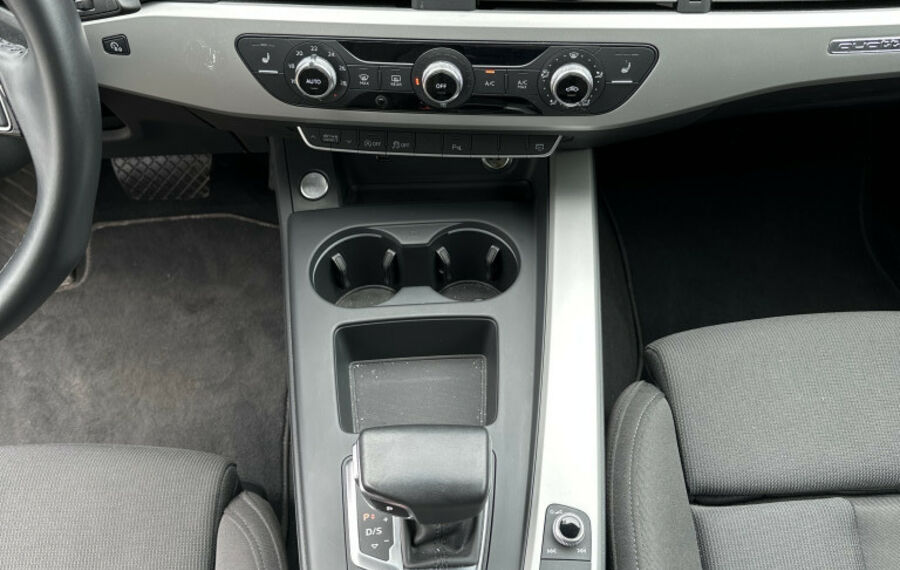 Audi A4 40 TDI Qu S-Line Black NAV+LED+AHK+GLASDACH