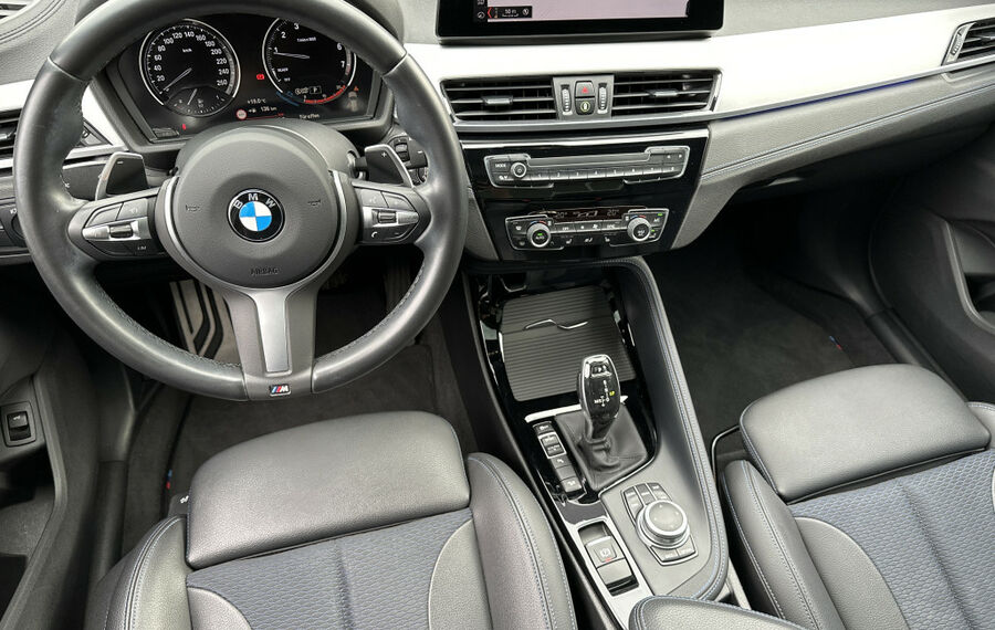 BMW X1 xDrive20i M-Sport NAV+LED+CARPLAY+PANO+H&K+PP