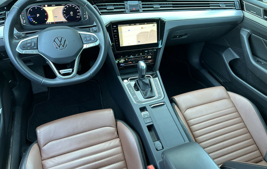 VW Passat Variant 2.0 TDI DSG Elegance NAV+AHK+AID