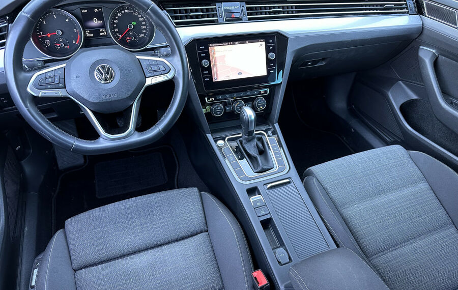 VW Passat Variant 2.0 TDI DSG Business NAV+LED+ACC 