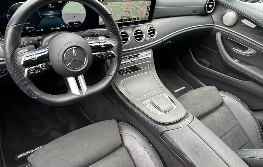 Mercedes-Benz E 300de T 4M AMG-Line NAV+LED+AHK+WIDESCR+PANORAMA