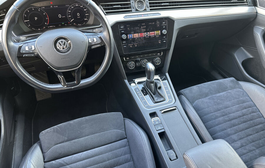 VW Passat Variant 1.5 TSI DSG HL NAV+LED+ACC+VCOCK 