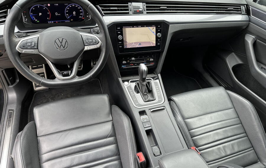 VW Passat Variant 2.0 TDI DSG R-Line NAV+LED+PANO  