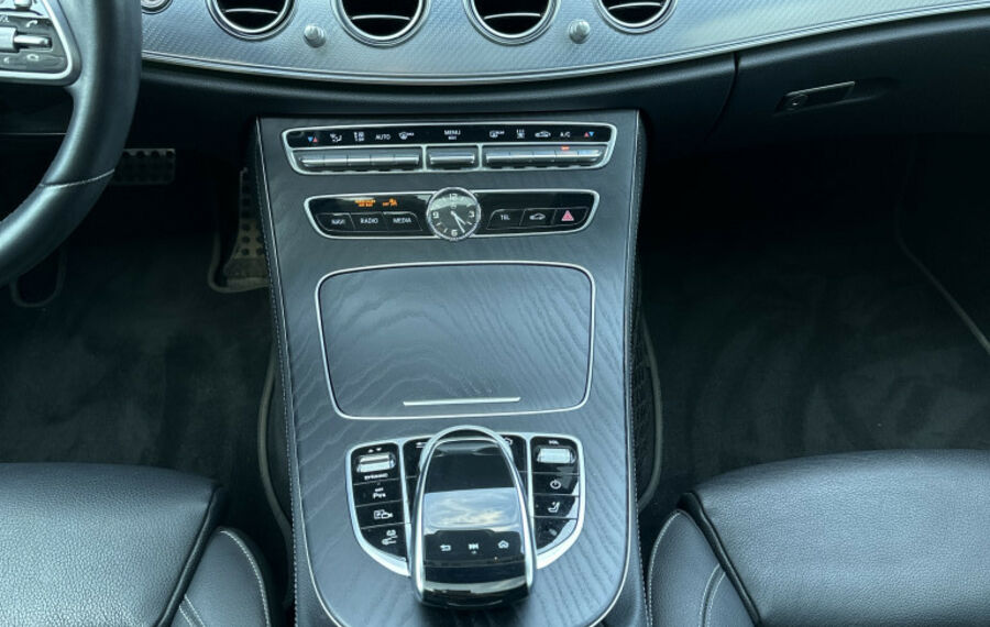 Mercedes-Benz E 300 de T Sport-Style NAV+LED+PANO+DISTRONIC+PP