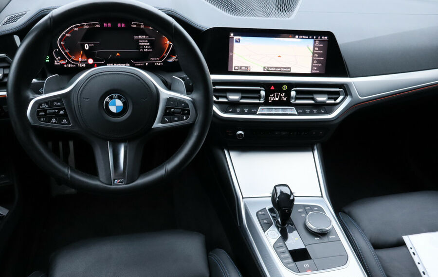 BMW 330d Touring M-Sport NAV+LASER+ACC+HEAD-UP+18ZO