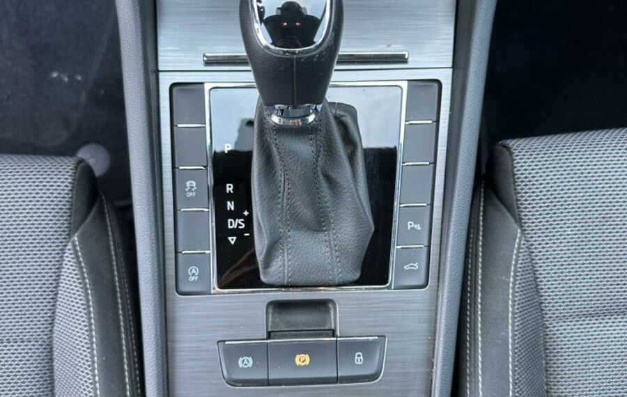 Skoda Superb Combi 2.0 TDI DSG Style NAV+LED+V-COCKPIT