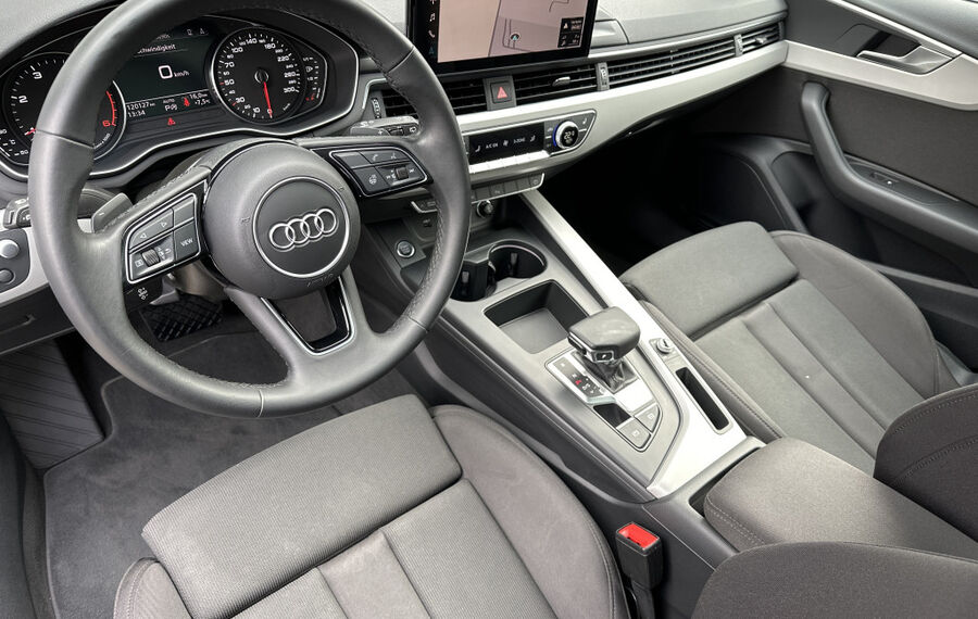 Audi A4 Avant 40 TDI S-Line NAV+LED+PANO+DSP+19ZO+PP