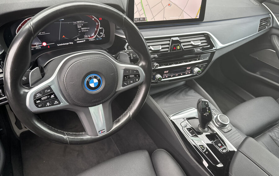 BMW 530e Touring xDrive M-Sport NAV+LED+KAM+CARPLAY