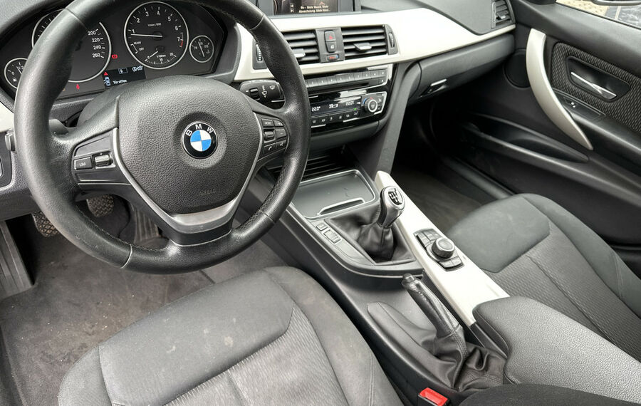 BMW 320i Touring AHK+SHZ+KLIMAAUT+BLUETOOTH+EU6+16Zo