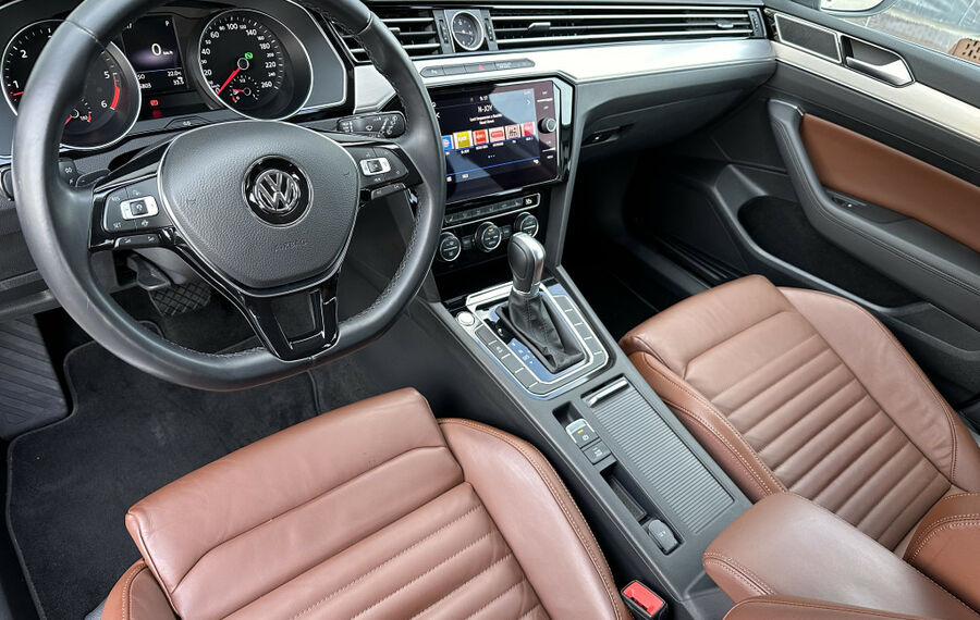 VW Passat Variant 2.0 TDI DSG HL NAV+LED+ACC+CARPLAY