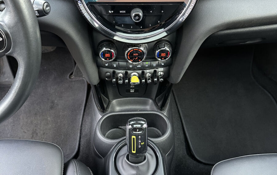 MINI Cooper SE Classic Trim NAV+LED+HEAD-UP+PANO+1HD