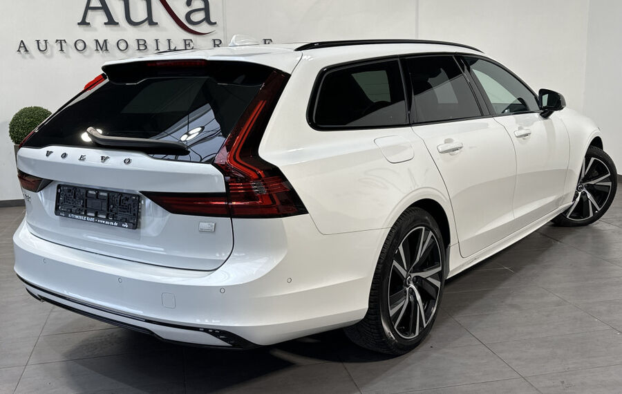 Volvo V90 T6 Recharge AWD Plus Dark NAV+LED+AHK+PANORAMA