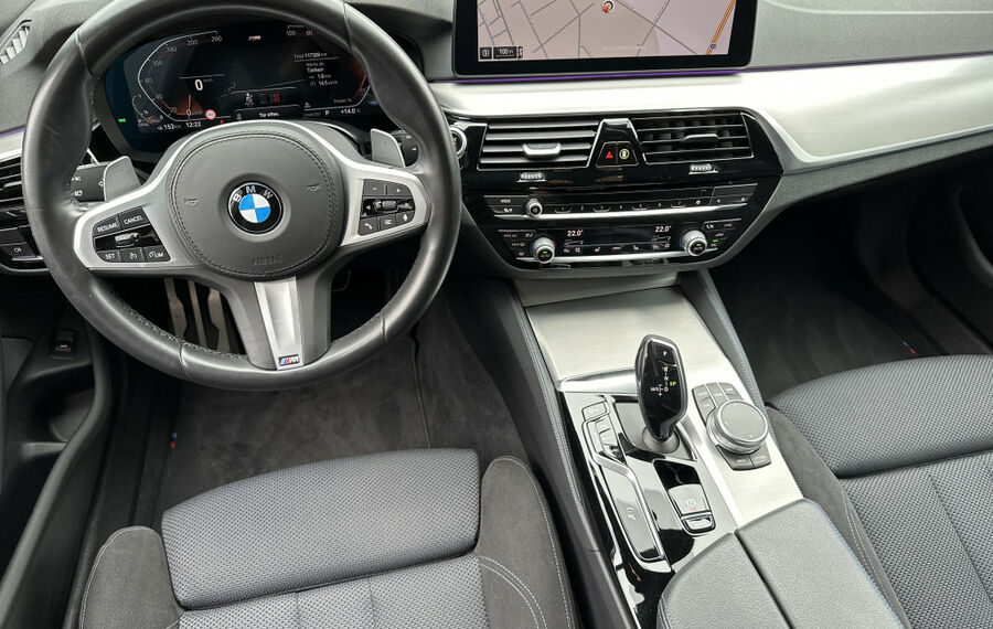 BMW 530d Touring xDrive M-Sport NAV+LASER+HEADUP+KAM