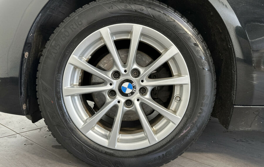 BMW 320i Touring AHK+SHZ+KLIMAAUT+BLUETOOTH+EU6+16Zo