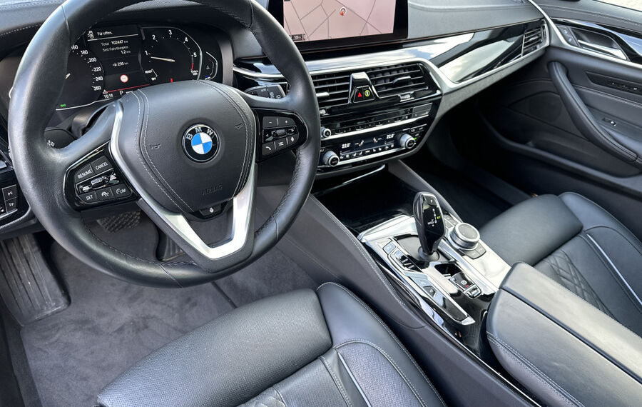 BMW 520d Touring Luxury-Line NAV+LASER+PANO+HEAD-UP