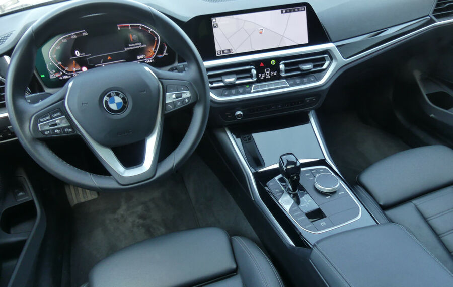 BMW 320d Touring Sport-Line NAV+LED+PANO+ACC+18ZOLL