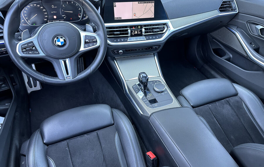 BMW 330i Touring M-Sport NAV+LED+ACC+AHK+PANO+19ZOLL