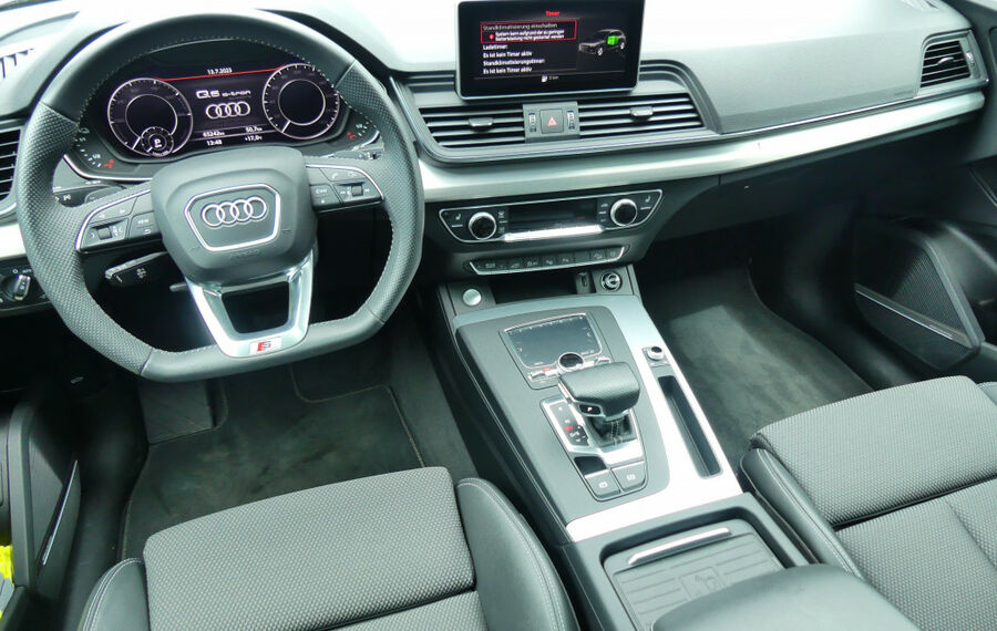 Audi Q5 50 TFSI e Quattro S-Line NAV+LED+AHK+PANO+2HD