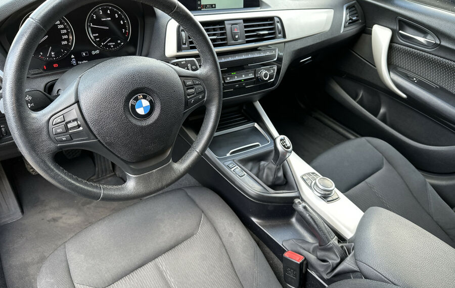 BMW 118i Advantage NAV+SHZ+PDC+BLUETOOTH+TEMPOMAT+EU6dT