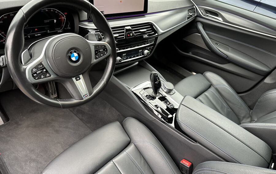 BMW 520d Touring xDrive M-Sport NAV+LASER+PANO+ACC