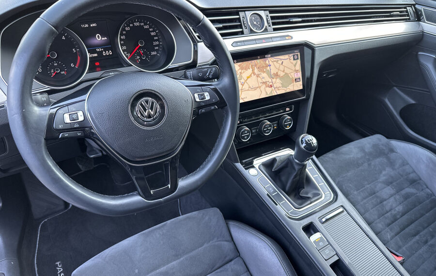 VW Passat Variant 2.0 TDI Highline NAV+LED+ACC+17ZO