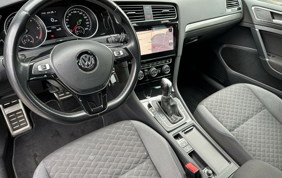 VW Golf 2.0 TDI DSG R-Line NAV+LED+17ZO+DCC+KAMERA