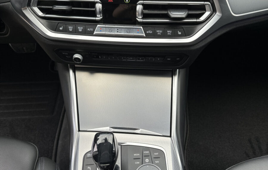 BMW 330e M-Sport NAV+LASER+HEAD-UP+19ZOLL+H&K+DAB+PP