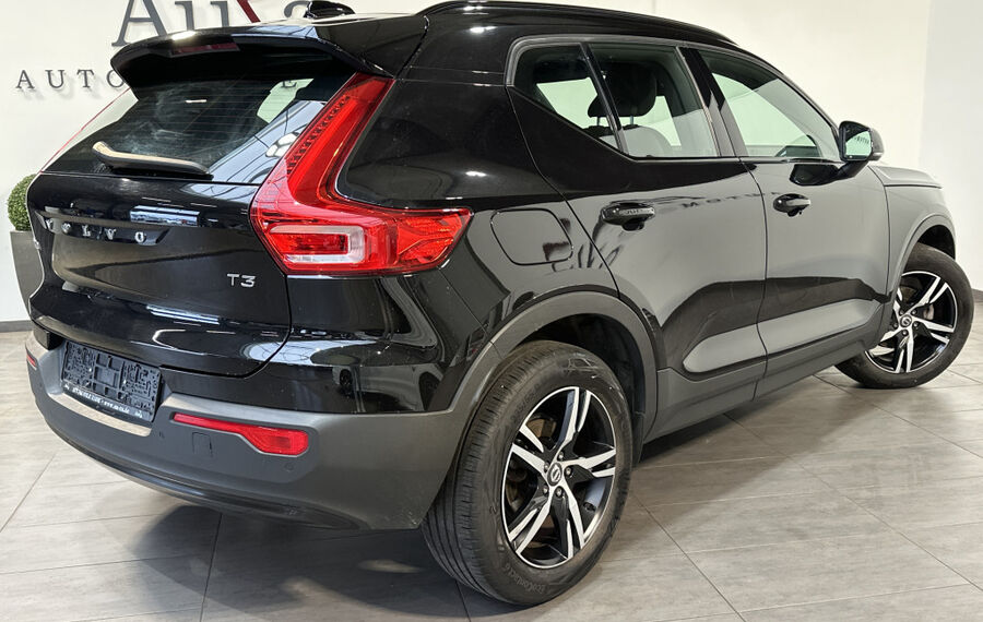 Volvo XC40 T3 R Design NAV+LED+KAMERA+18ZOLL+DIGDISPL