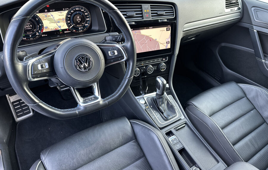 VW Golf 1.4 TSI DSG GTE NAV+LED+VCOCK+ACC+CARPLAY  