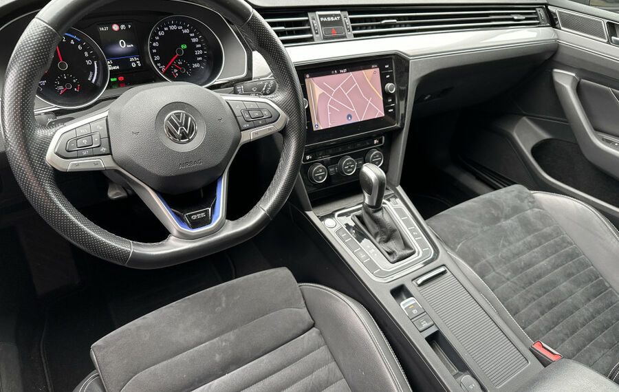 VW Passat Variant 1.4 TSI DSG GTE NAV+LED+PANO+ACC