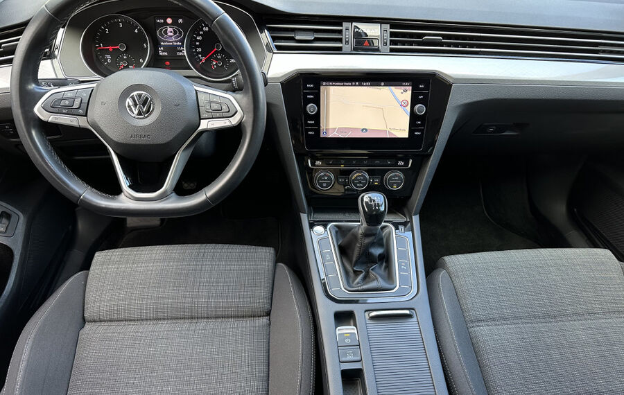 VW Passat Variant 2.0 TDI Business NAV+LED+KAM+SHZ