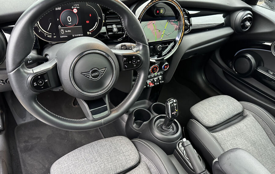 MINI Cooper S Sport-Aut. Black-Ext. NAV+LED+PANO+KAM