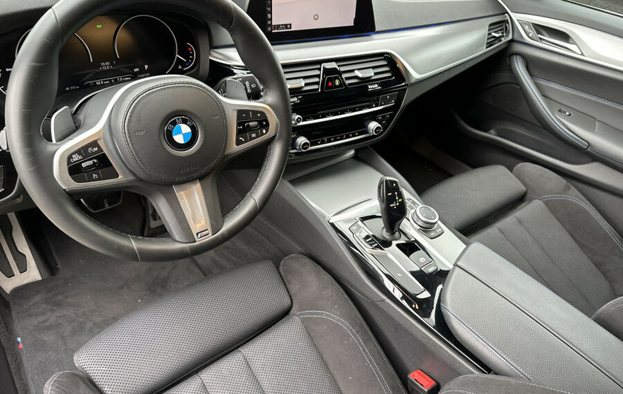 BMW 520d Touring M-Sport NAV+LED+KAMERA+18ZO+SHZ+1HD