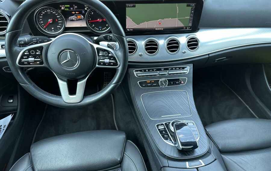 Mercedes-Benz E 300 de T Sport-Style NAV+LED+PANO+DISTRONIC+PP