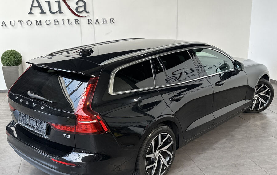 Volvo V60 T5 Momentum NAV+LED+VCOCKPIT+18ZOLL+TEMPOMAT