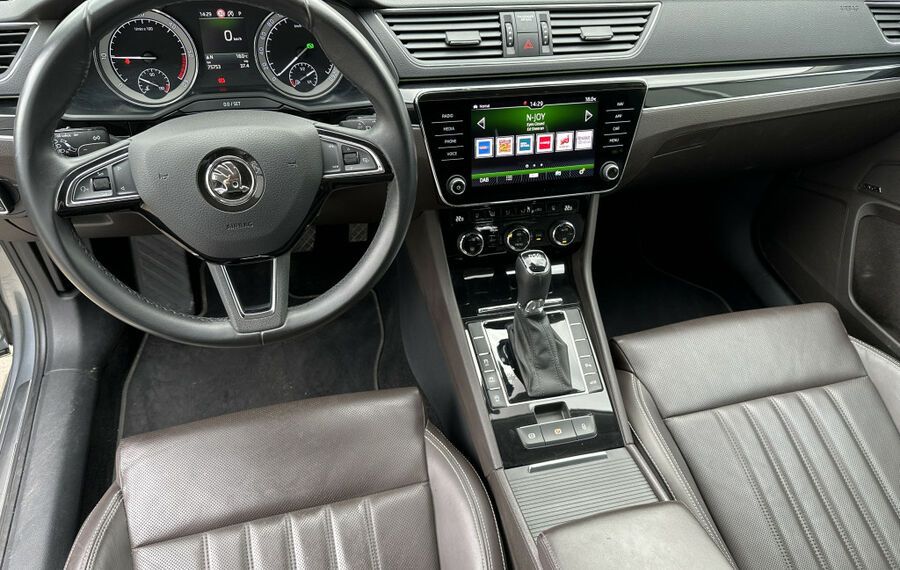 Skoda Superb Combi 2.0 TDI DSG L&K NAV+LED+AHK+CANTON 